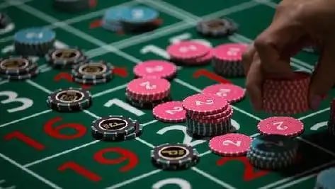 Esports live betting odds ကြည့်ရှုနေသော မြန်မာကစားသမား